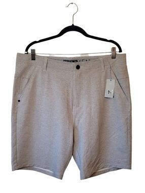 Maven Co-op Men's Light Gray Performance Shorts Size 36 NWT